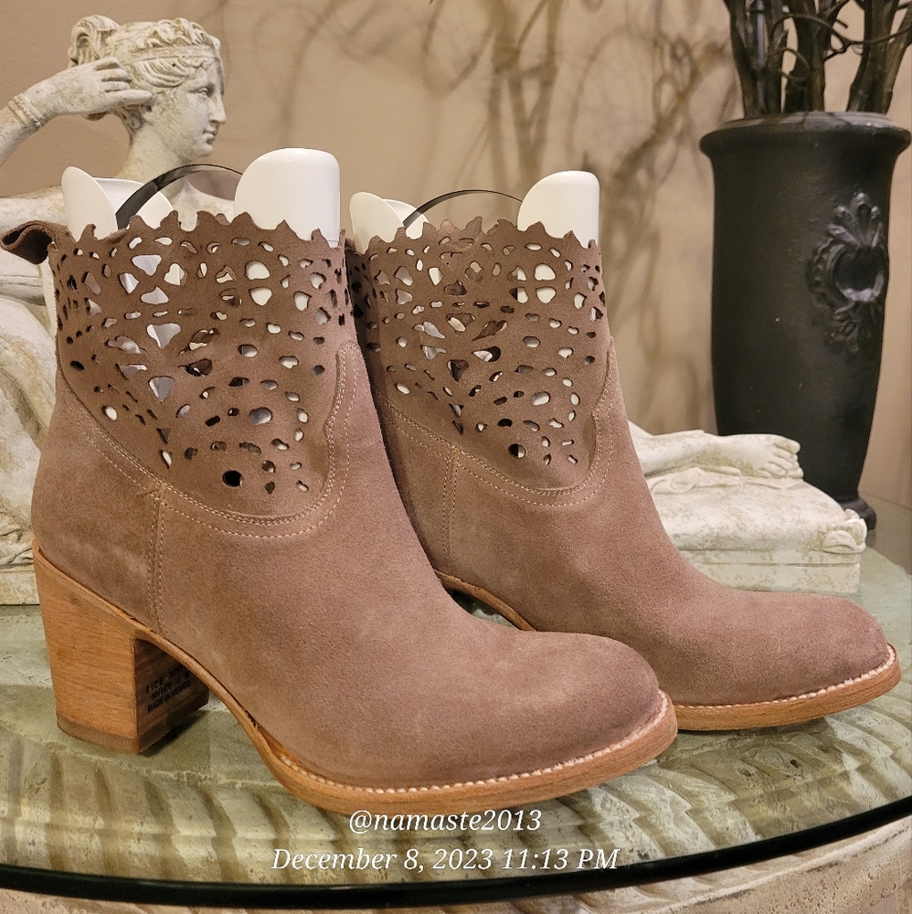 Frye Victoria Cut Short Boots in Dusty Rose Luxury Designer Leather Cut Out #653 - Picture 5 of 11